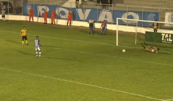 Renan Rinaldi brilha nos pênaltis e asa de Arapiraca está na final da Copa Alagoas.