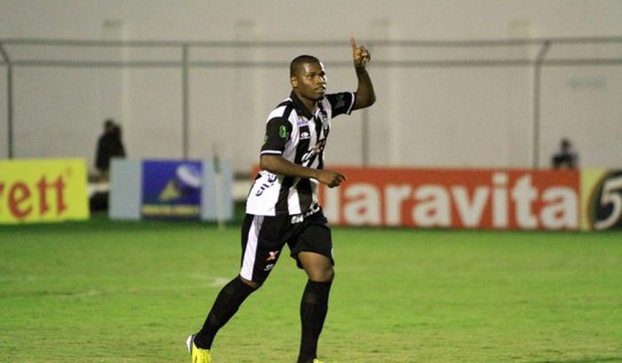 ASA de Arapiraca anuncia saída do atacante Lúcio Maranhão.