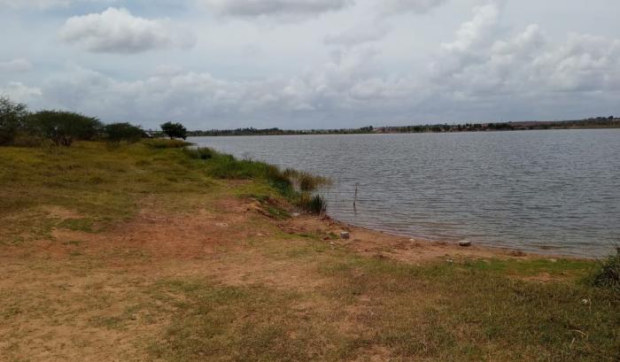Cadáver é encontrado dentro de saco no Lago da Perucaba em Arapiraca.
