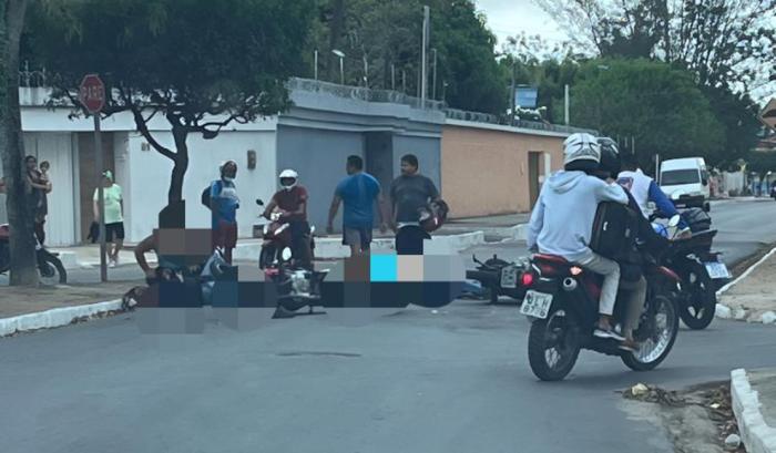 Acidente em cruzamento deixa feridos no bairro Jardim Esperança.